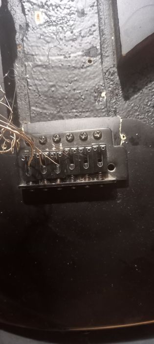 Korpus stratocaster mostek, śruby i inne