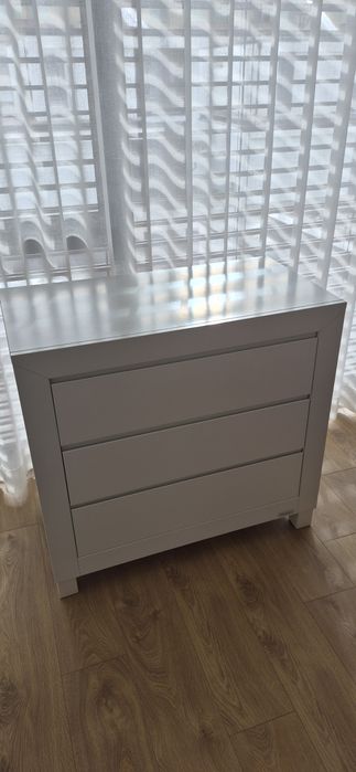 Cómoda bebé marca Trama