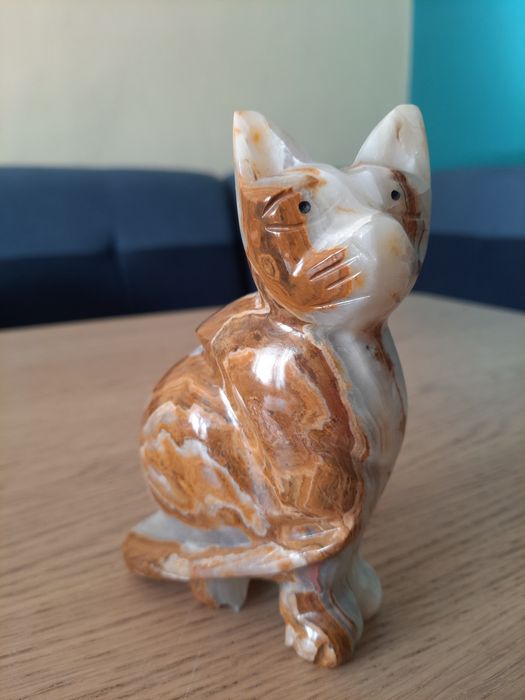 Figurka kota kamienna