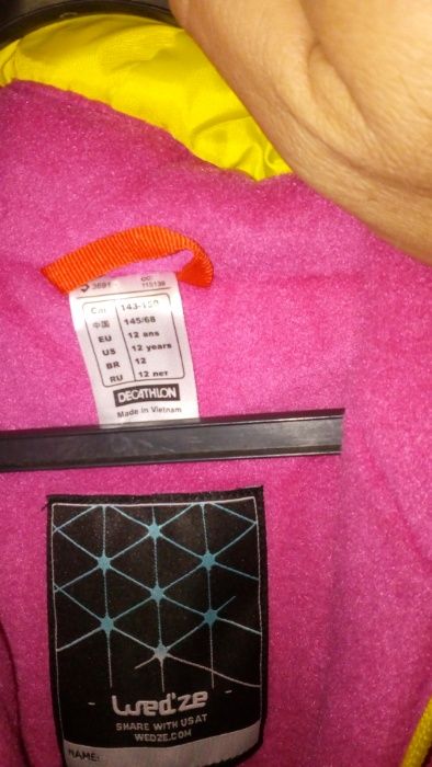 Fato de neve completamente novo e usado uma vez.