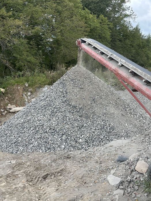 Piasek, żwir, suchy beton, kruszywo, gruz Transport