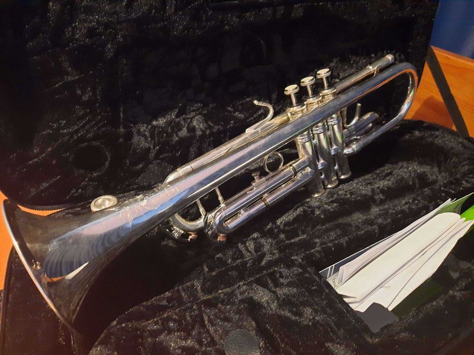 Trompete Vincent Bach TR305