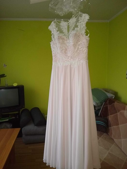 Sukienka ślubna roz.42