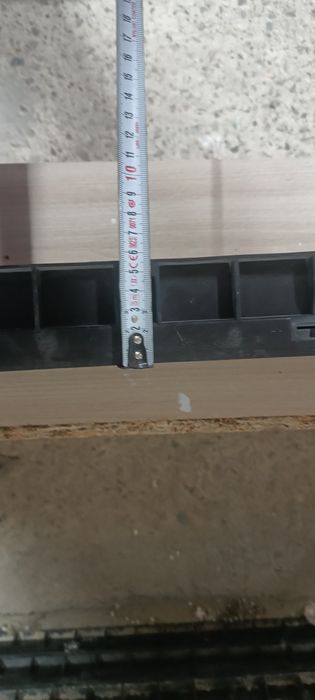 лоток водовідний пласмасовий є 18 штук