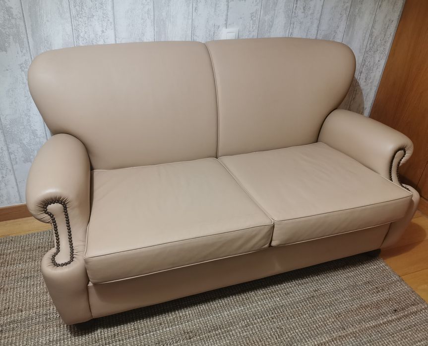 Sofá Pele estilo Chesterfield