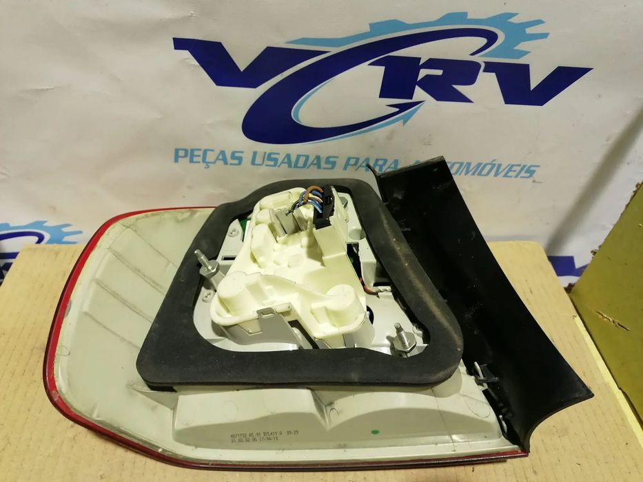 Farolim traseiro direito BMW E90 2009-2012 (LED)