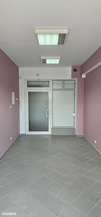 Lokal usługowy w centrum handlowym - 20m²