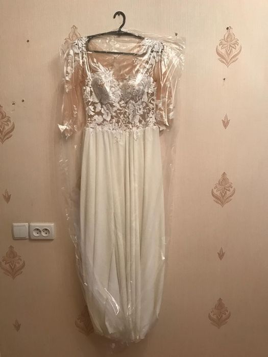 Продам весільну сукню