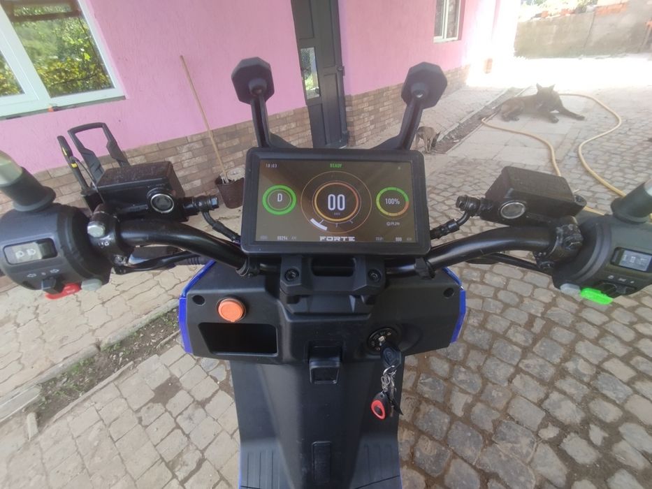 Електроскутер SOKMOTO TIREX 2000W 72V/32Ah