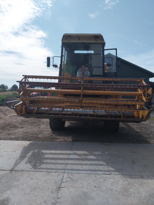 Kombajn zbożowy BIZON Z056