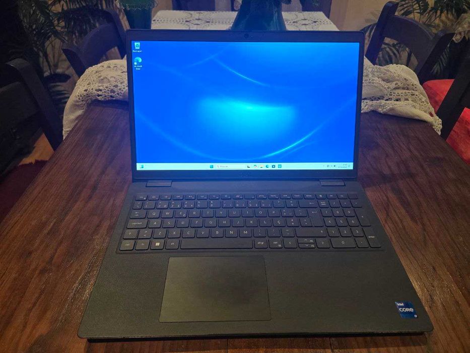 Dell Latitude 3520 - i7