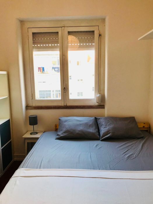 Arrendo T2 Mobilado Em Linda a velha