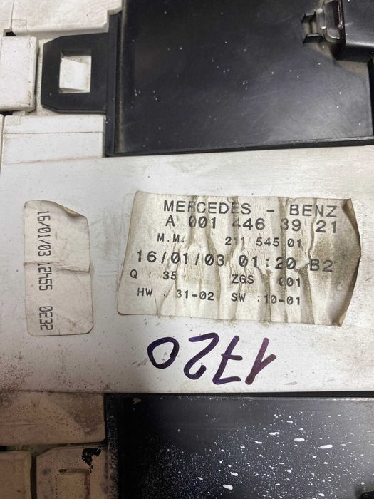 Приборная  панель Mercedes  Vito 638 2.2 cdi