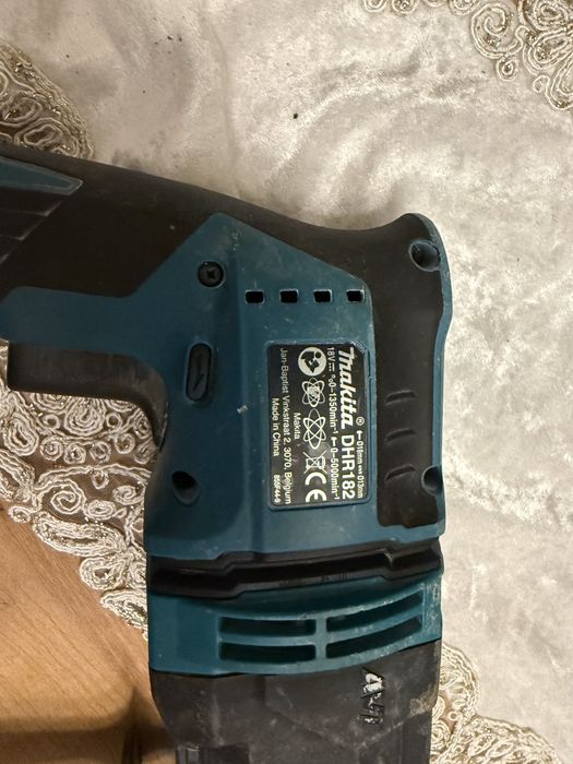 Młotowiertarka DHR182 bateria 6ah