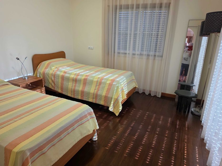 Quarto completo moderno