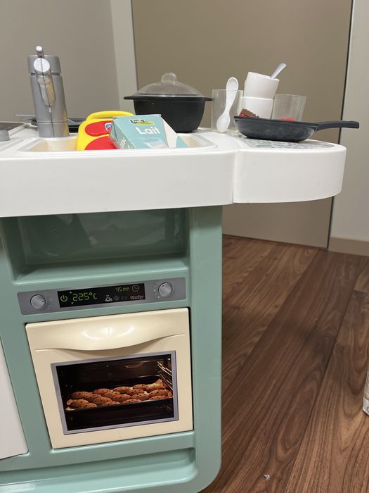 Дитяча кухня Smoby з посудом і звуковим емулятором кипіння