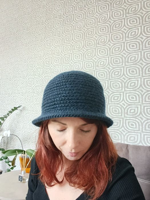 Продам шерстяную шляпку ручной работы