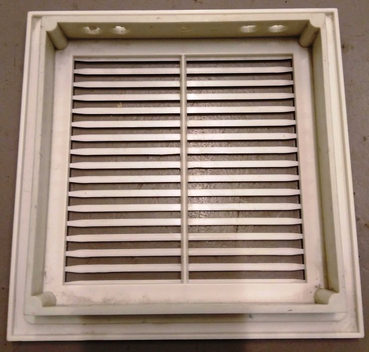 Kratki wentylacyjne białe