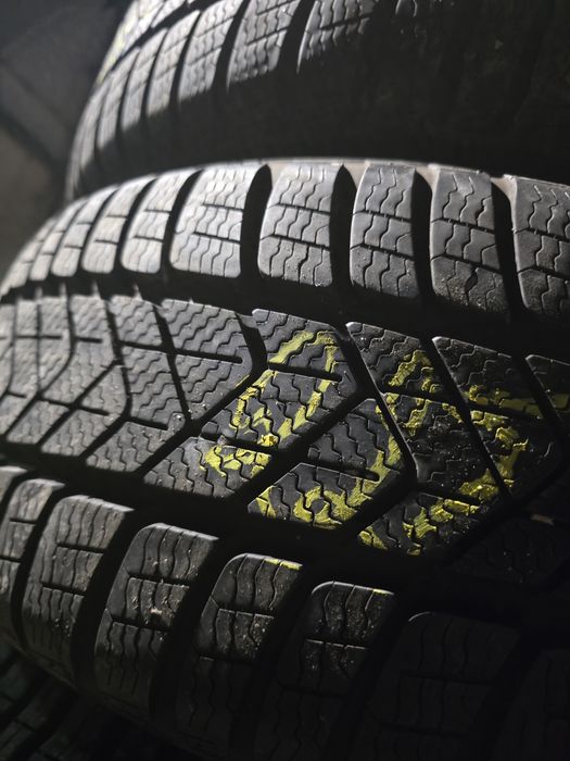 225/55R17 Pirelli Sottozero 3 як нова