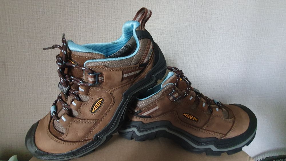 Продам туристические кроссовки KEEN р.37