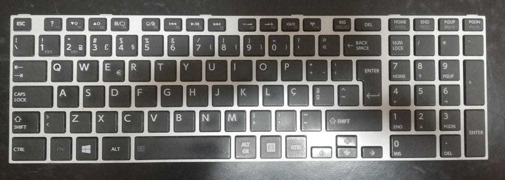 Toshiba M50D-A-118 (Peças)