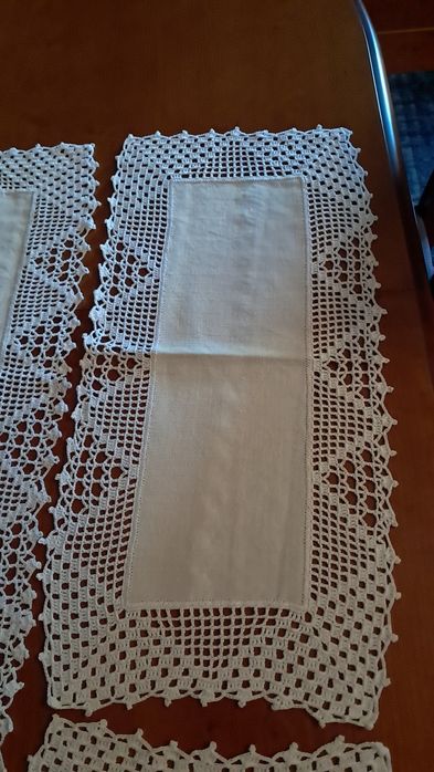 Conjunto de panos em renda em linho