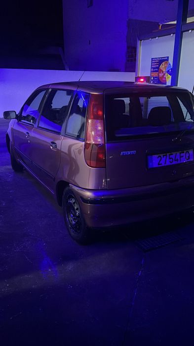 Punto 95 carro antigo em bom estado