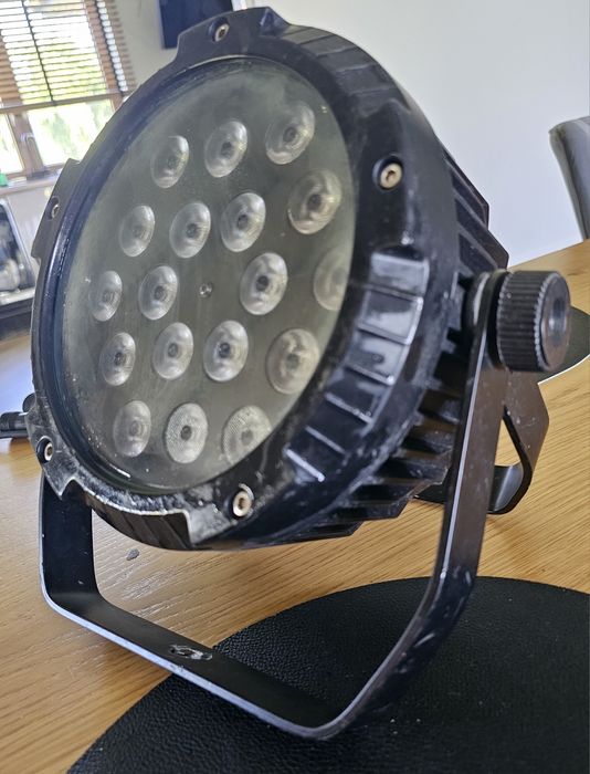 Par Flash Butrym IP65 18x10 RGBW