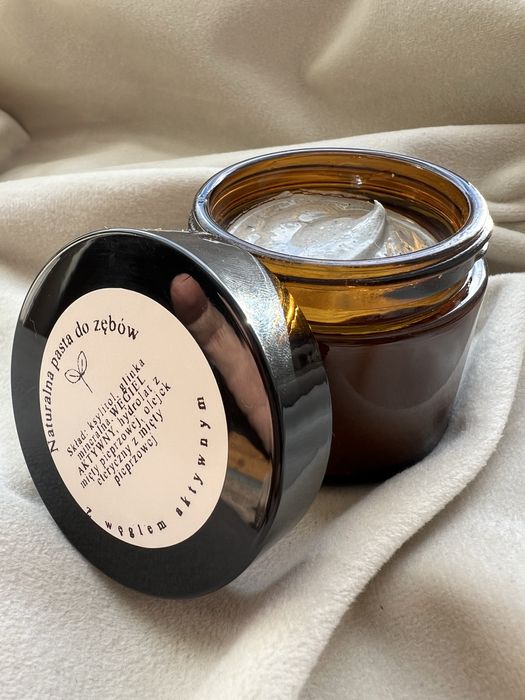 Naturalna pasta do zębów wybielająca