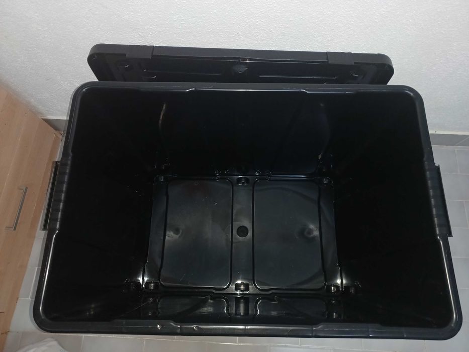 Caixa de arrumação 150l NOVA