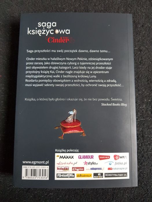"Saga księżycowa. Cinder. Księga 1" Marissa Meyer