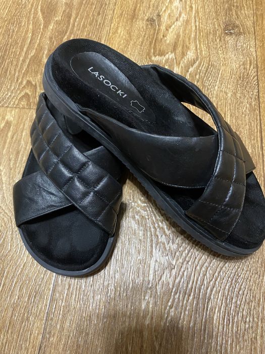 Шльопанці жіночі