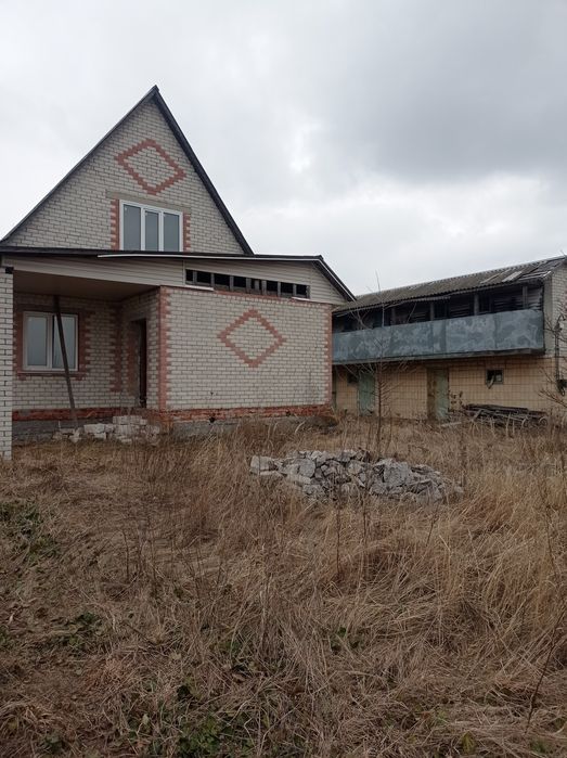 Недобудова в передмісті Чернігова. Село Количівка. Напруга 380 Вольт.