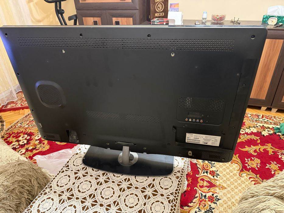 Sprawny telewizor LED  Philips 40PFL6606H/12 40''