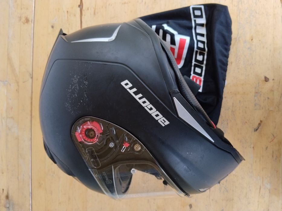 Capacete BOGOTTO Revenge 2