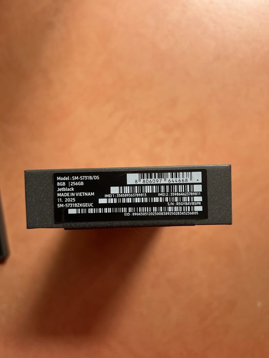 Продам Samsung Galaxy S25 FE 256 ГБ.