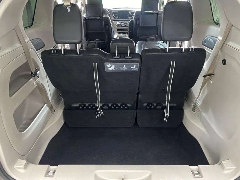 Wypożyczalnia wynajem samochodów bus- 8/9 osobowe, VIP