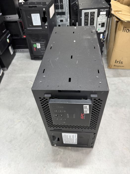 Джерело безперебійного живлення APC Smart UPS 2200XL