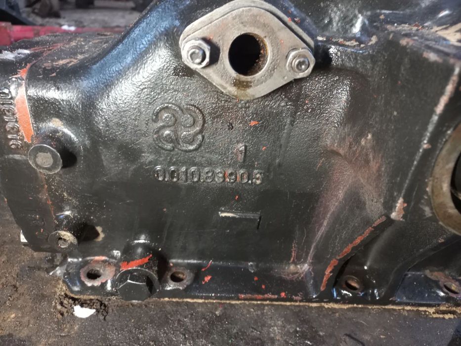 Podnośnik części same,hurlimann,lamborghini,wałek,plecak,pompa,obudowa,sterowanie,atak,most,skrzynia,001083905,explorer 95. 91071140,0.010.7938.0/80 , 0.010.7938.5 ,deutz,agrofarm,agrolux,agroplus,agrotrack.r3,r4.r5, XB,XT,LASER,SILVER,obudowa mostu