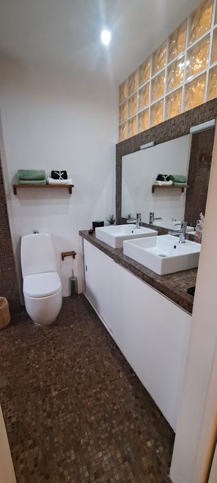 Apartamento Fantástico apartamento com três quartos e três  cas de banho