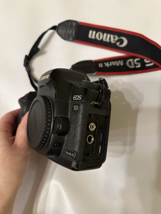 Фотоапарат Canon 5D Mark II body