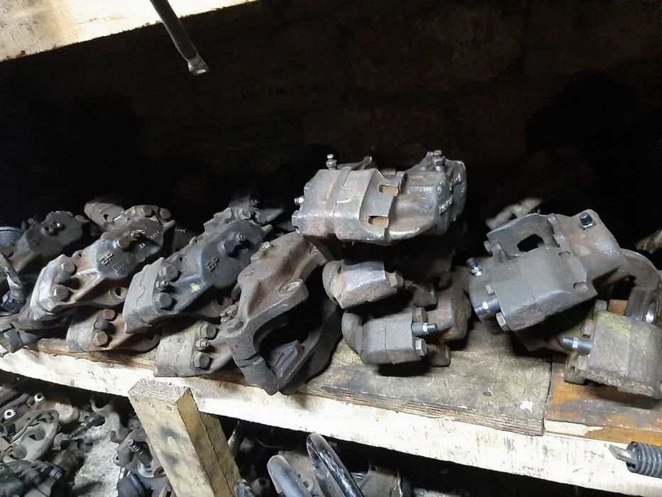 Супорт передній Форд Транзит ЛДВ Конвой ДАФ 400 R15 R16