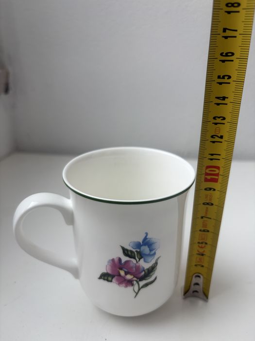 Caneca Porcelana Bone Tailândia Flores Mês Abril 350ml - Mcd