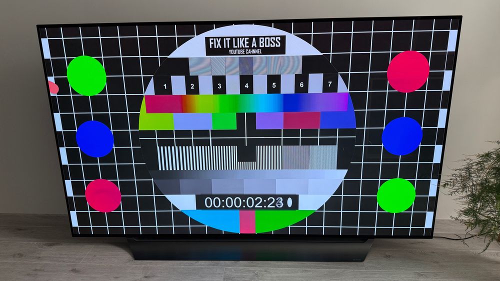 Telewizor LG OLED 77" C8 (OLED77C8LLA) – 4K HDR | Uszkodzony matrycowo / Na tło / Studio