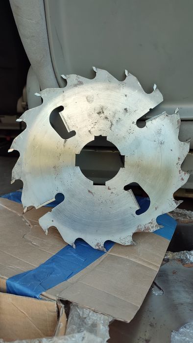 Пильний диск з підрізними ножами. Faba. 300х70 mm