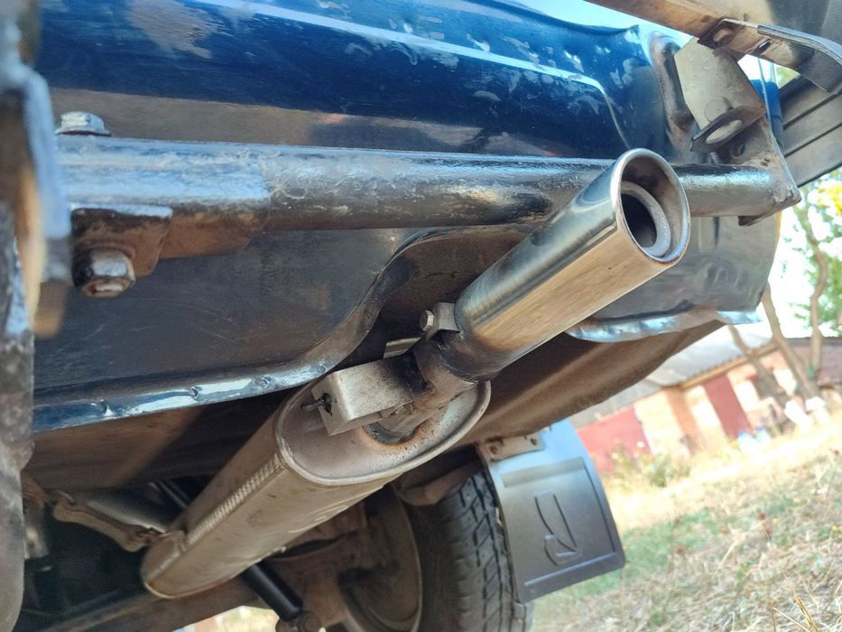 Автомобіль ВАЗ 2106