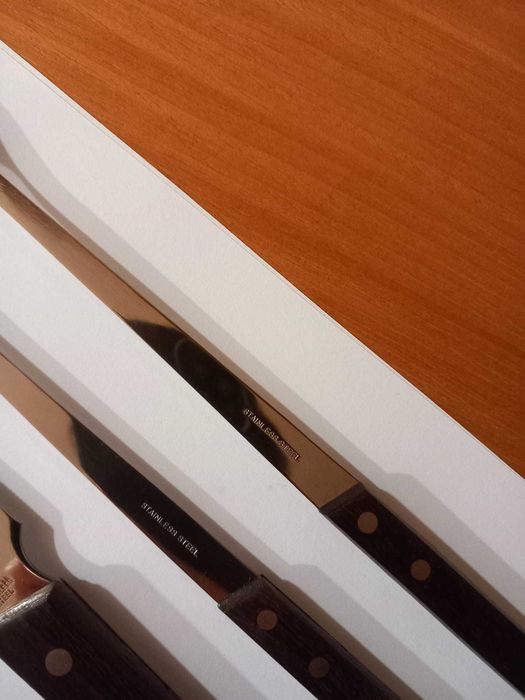 Set de 6 utensílios para Bar, em aço inox e madeira, novo.