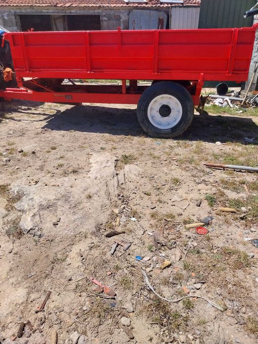 Vendo reboque tribasculante com documentos