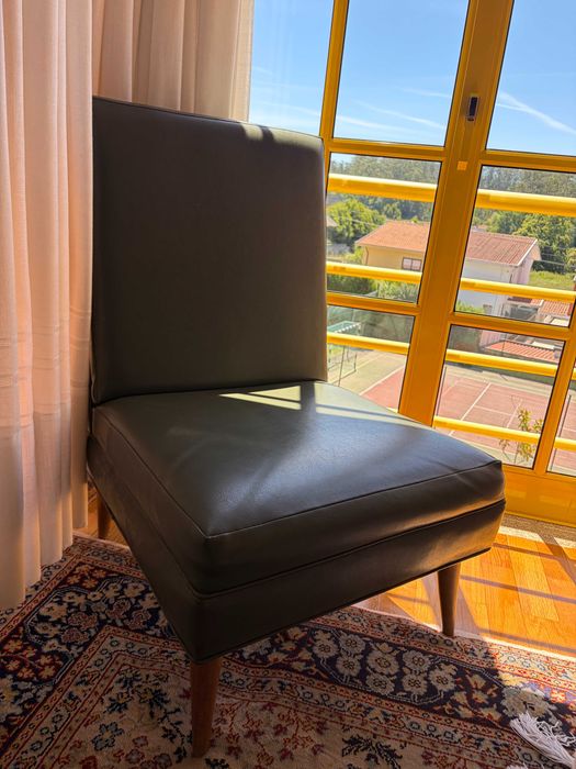 Cadeirão Vintage Mid-Century Verde Oliva (Pés Palito – Anos 60)