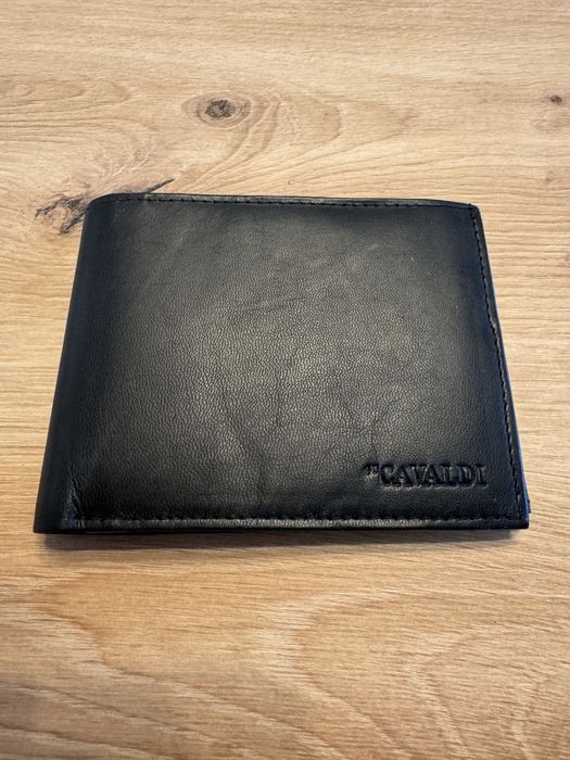 Czarny skórzany portfel Cavaldi